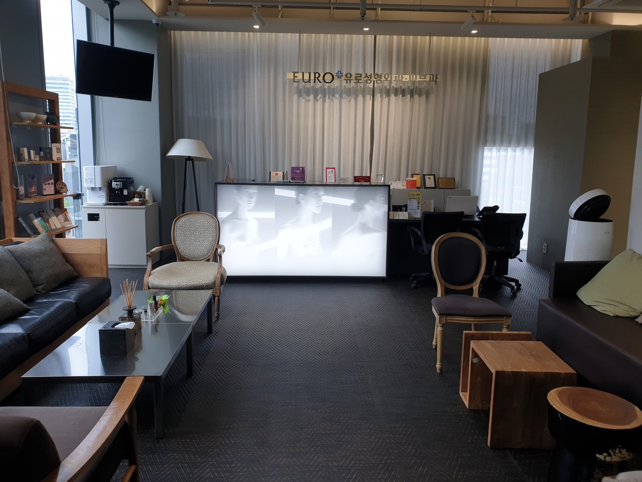 유로성형외과의원's Image