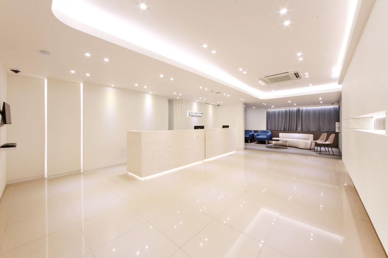 정우성형외과의원's Image