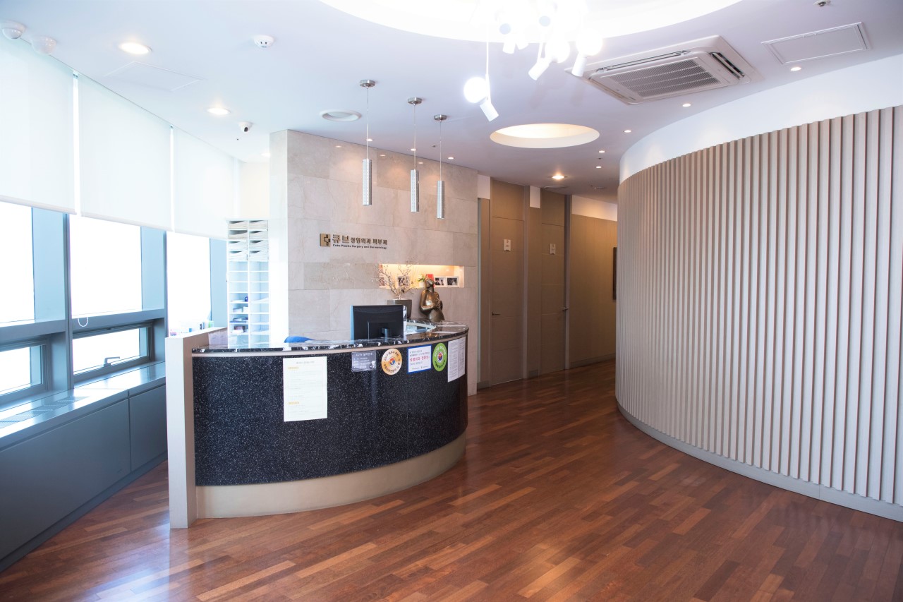 큐브성형외과의원's Image